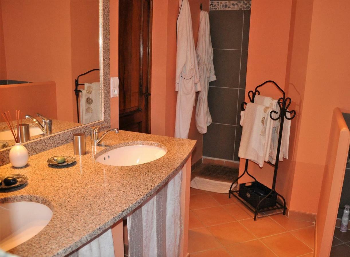 Mas Des Oliviers Bed & Breakfast Saint-Marc-Jaumegarde Luaran gambar