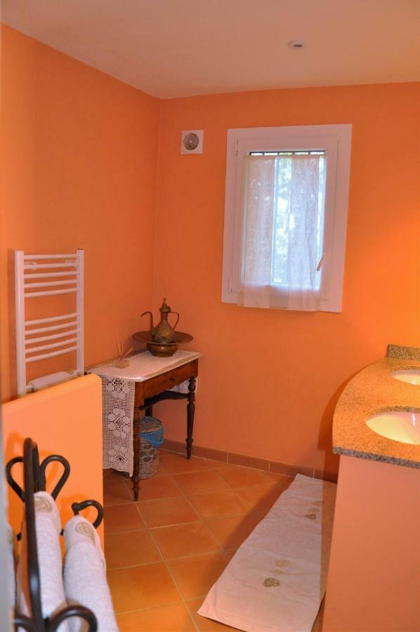 Mas Des Oliviers Bed & Breakfast Saint-Marc-Jaumegarde Luaran gambar